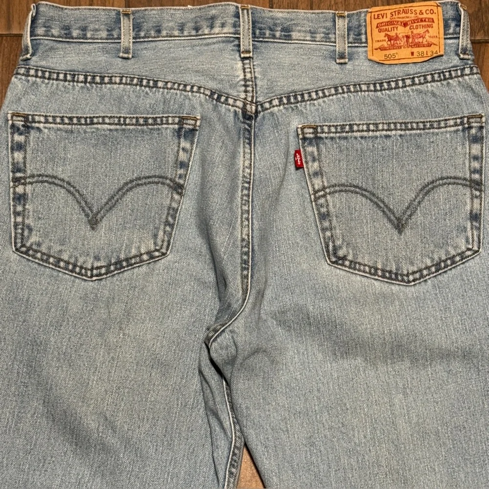 LEVI’S 505 Regular Fit Straight Leg Light Stonewash Blue Jeans Size 38 x 34